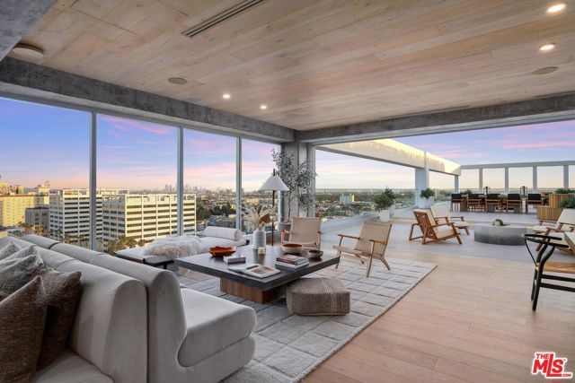 7135 Hollywood Boulevard PHE, Los Angeles, CA 90046