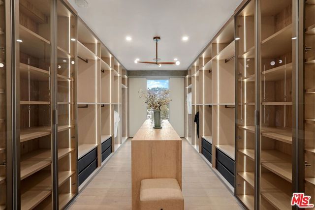 7135 Hollywood Boulevard PHE, Los Angeles, CA 90046