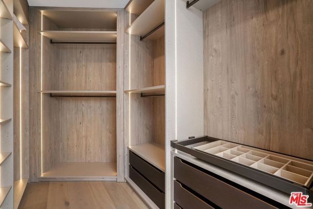 7135 Hollywood Boulevard PHE, Los Angeles, CA 90046