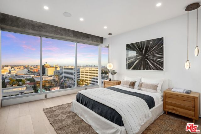 7135 Hollywood Boulevard PHE, Los Angeles, CA 90046