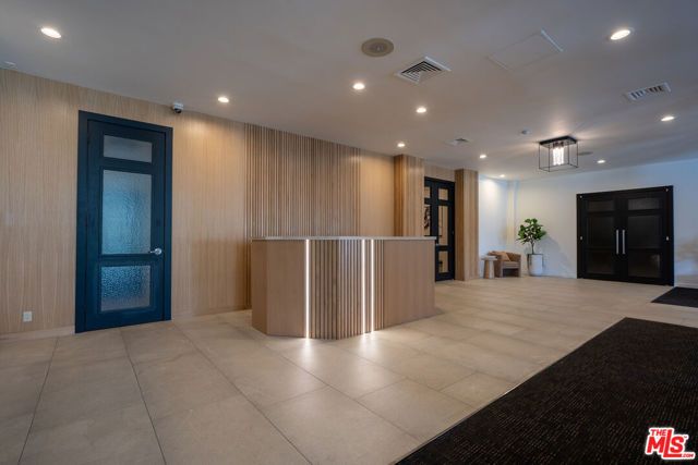 7135 Hollywood Boulevard PHE, Los Angeles, CA 90046