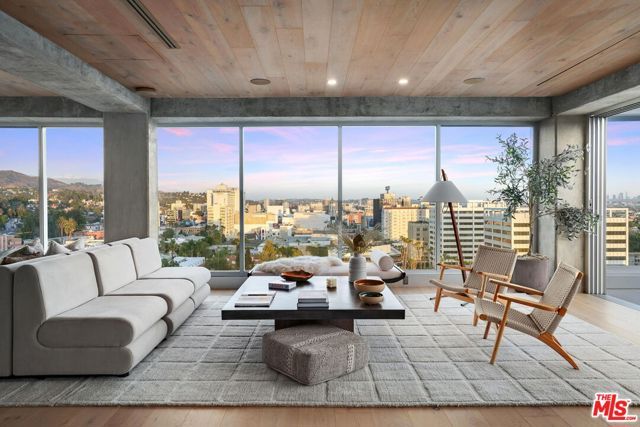 7135 Hollywood Boulevard PHE, Los Angeles, CA 90046