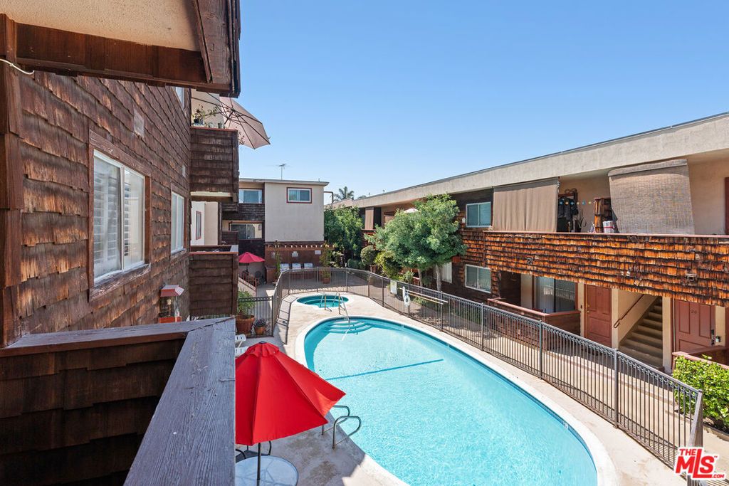5414 Newcastle Avenue 19, Los Angeles, CA 91316 — exterior
