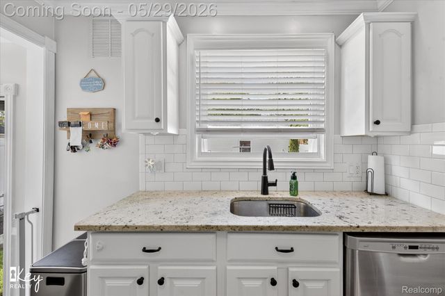 13187 Commonwealth Street, Southgate, MI 48195