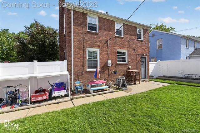 13187 Commonwealth Street, Southgate, MI 48195