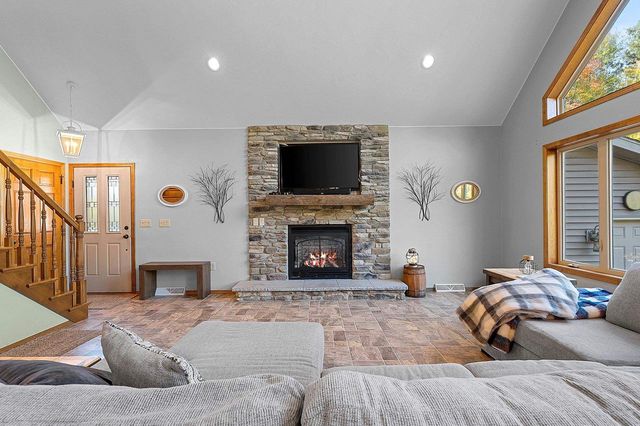 2277 J EDWARD COURT, Suamico, WI 54313