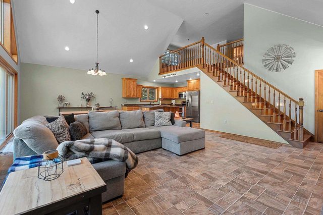 2277 J EDWARD COURT, Suamico, WI 54313