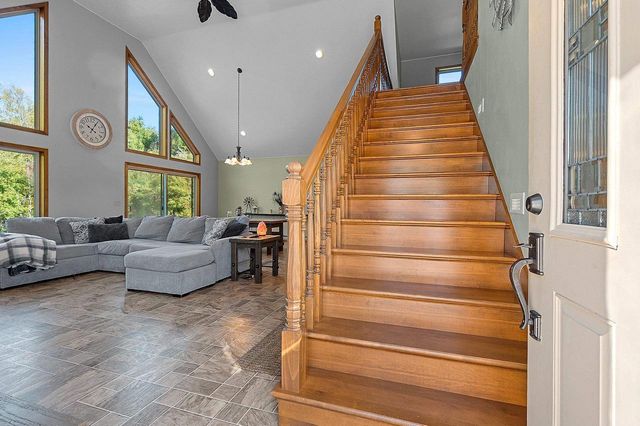 2277 J EDWARD COURT, Suamico, WI 54313
