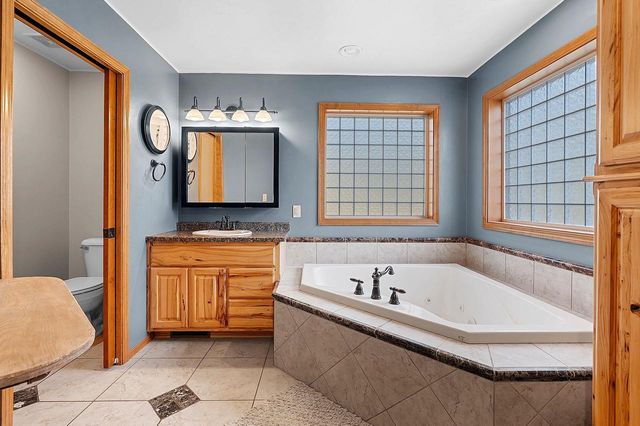 2277 J EDWARD COURT, Suamico, WI 54313