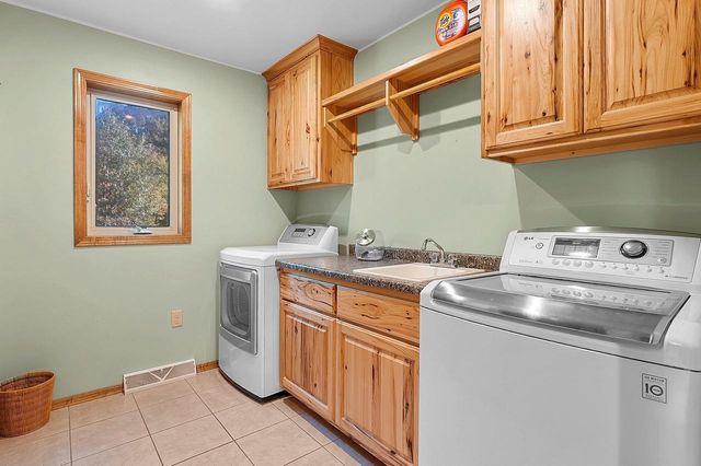 2277 J EDWARD COURT, Suamico, WI 54313