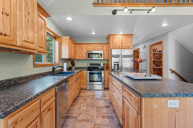 2277 J EDWARD COURT, Suamico, WI 54313