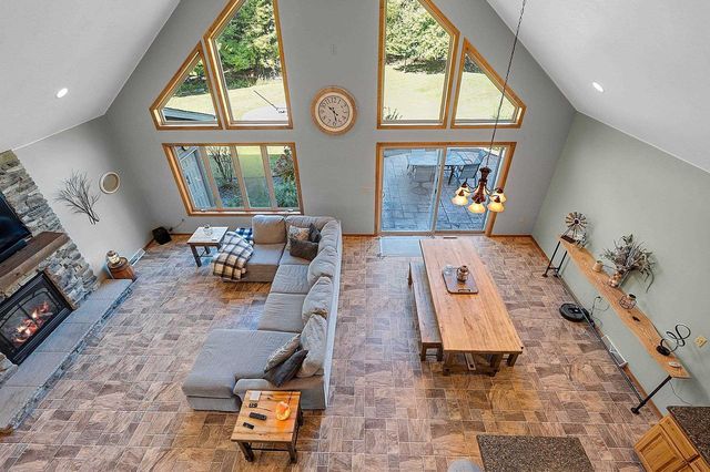 2277 J EDWARD COURT, Suamico, WI 54313