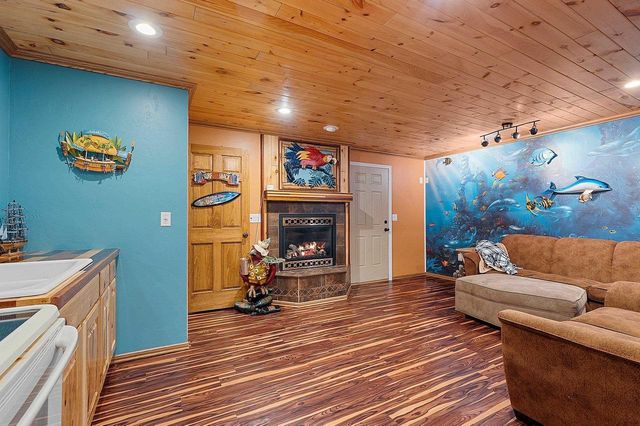 2277 J EDWARD COURT, Suamico, WI 54313