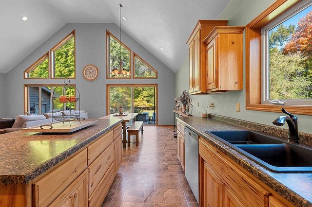 2277 J EDWARD COURT, Suamico, WI 54313