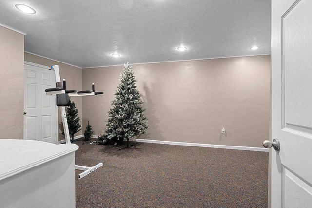 2277 J EDWARD COURT, Suamico, WI 54313