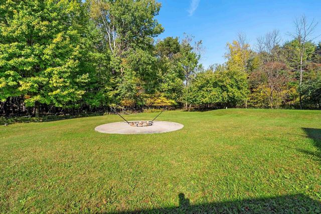 2277 J EDWARD COURT, Suamico, WI 54313