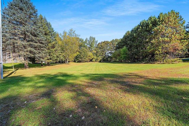 2277 J EDWARD COURT, Suamico, WI 54313