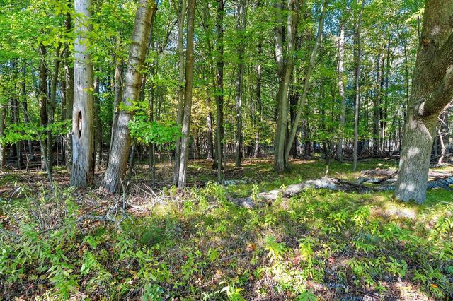 2277 J EDWARD COURT, Suamico, WI 54313
