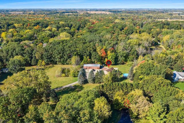 2277 J EDWARD COURT, Suamico, WI 54313