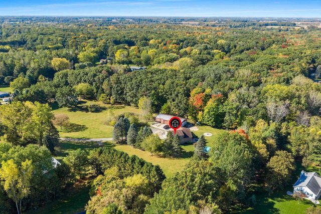 2277 J EDWARD COURT, Suamico, WI 54313