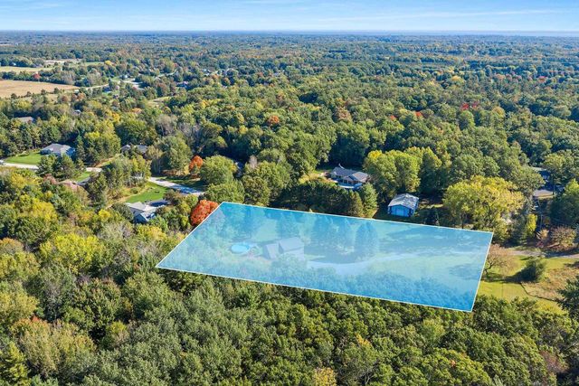 2277 J EDWARD COURT, Suamico, WI 54313