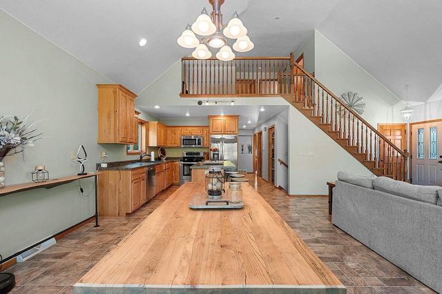 2277 J EDWARD COURT, Suamico, WI 54313