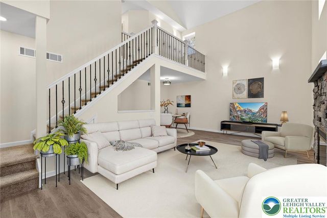 1073 Westside Drive, Newfoundland, PA 18445