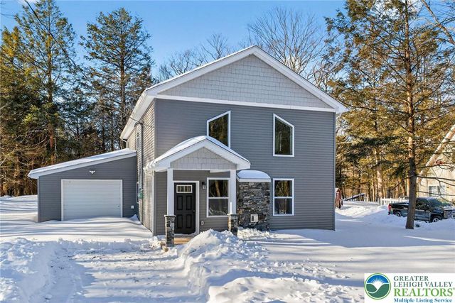 1073 Westside Drive, Newfoundland, PA 18445