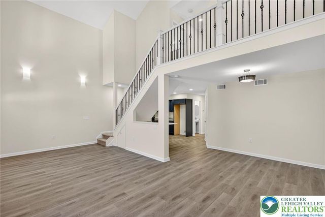 1073 Westside Drive, Newfoundland, PA 18445