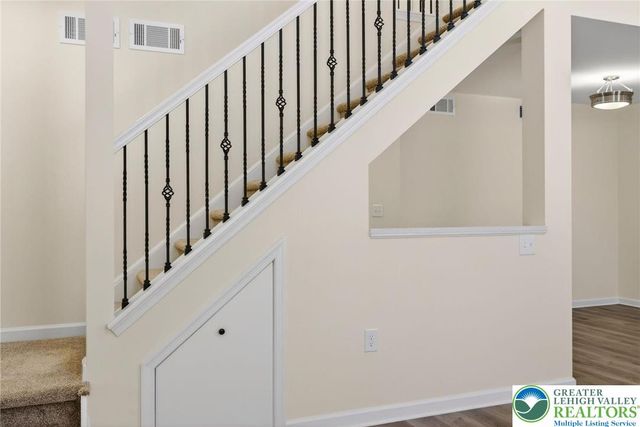 1073 Westside Drive, Newfoundland, PA 18445