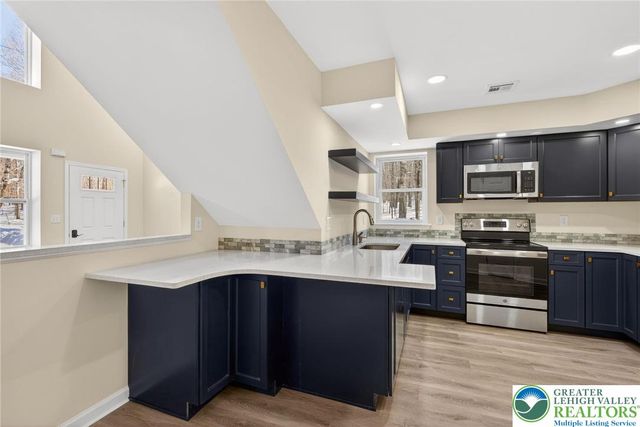 1073 Westside Drive, Newfoundland, PA 18445
