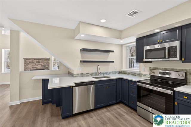 1073 Westside Drive, Newfoundland, PA 18445