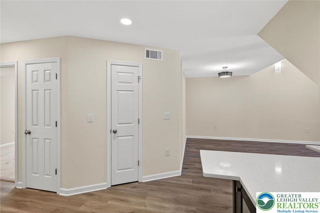 1073 Westside Drive, Newfoundland, PA 18445