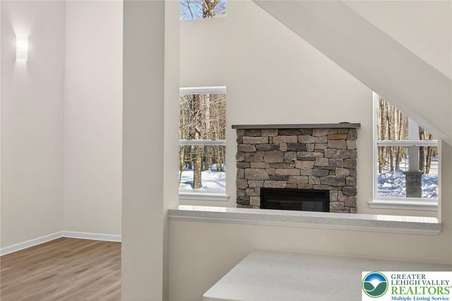 1073 Westside Drive, Newfoundland, PA 18445