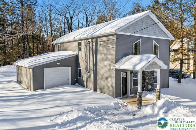 1073 Westside Drive, Newfoundland, PA 18445