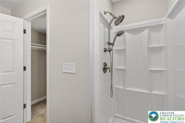 1073 Westside Drive, Newfoundland, PA 18445