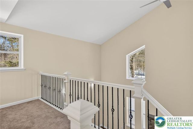 1073 Westside Drive, Newfoundland, PA 18445