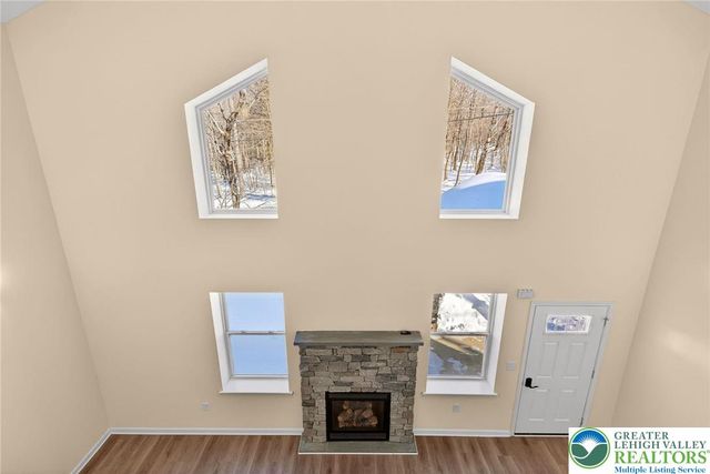 1073 Westside Drive, Newfoundland, PA 18445