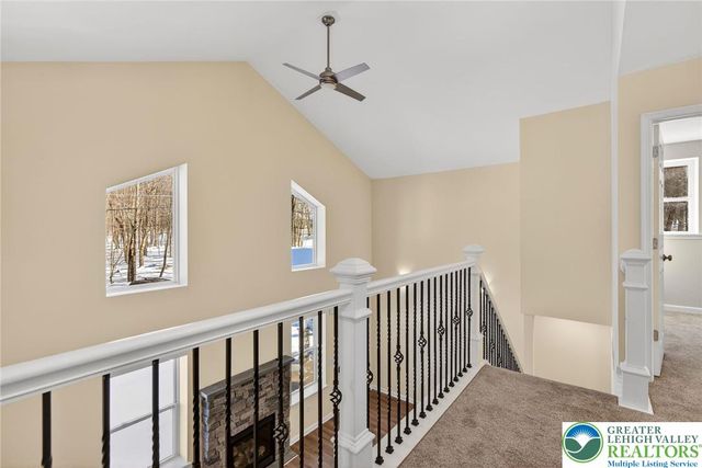 1073 Westside Drive, Newfoundland, PA 18445