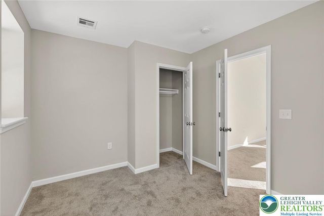 1073 Westside Drive, Newfoundland, PA 18445
