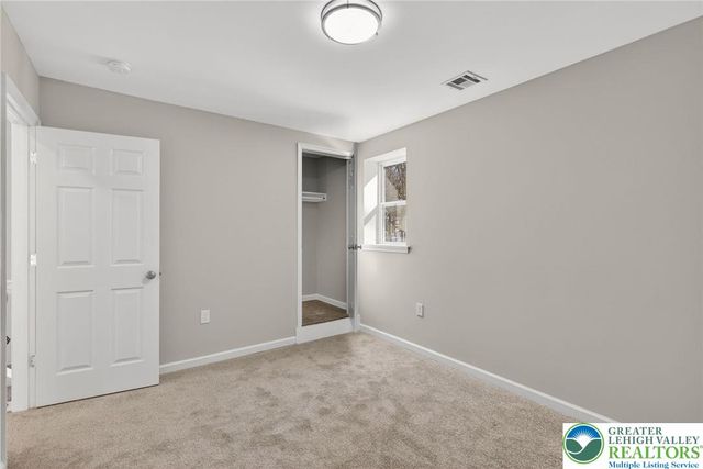 1073 Westside Drive, Newfoundland, PA 18445