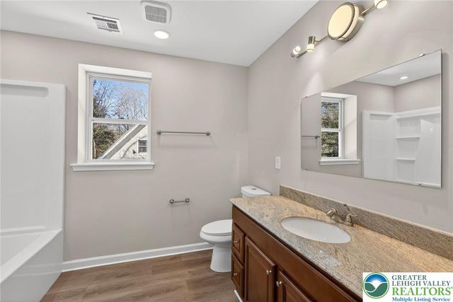 1073 Westside Drive, Newfoundland, PA 18445