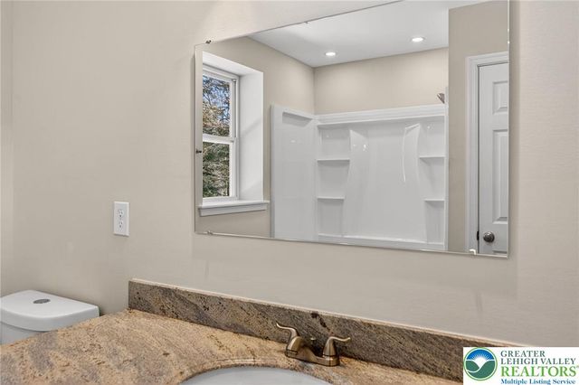 1073 Westside Drive, Newfoundland, PA 18445