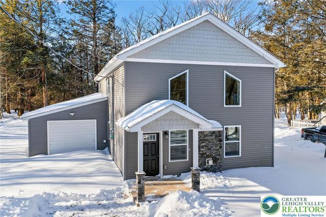 1073 Westside Drive, Newfoundland, PA 18445