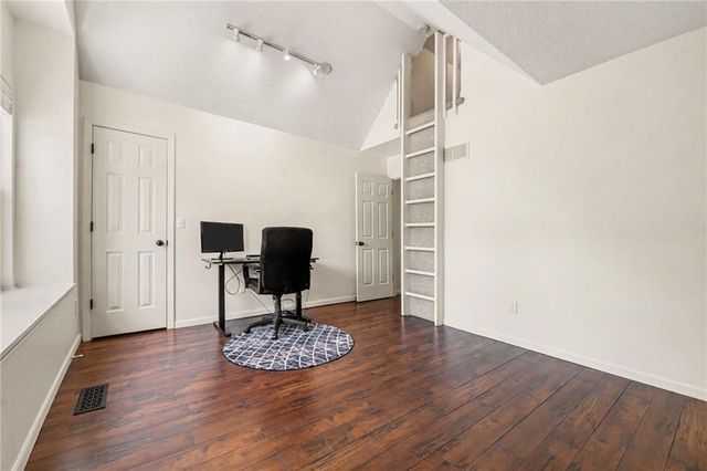 1127 Cardinal Drive, Liberty, MO 64068