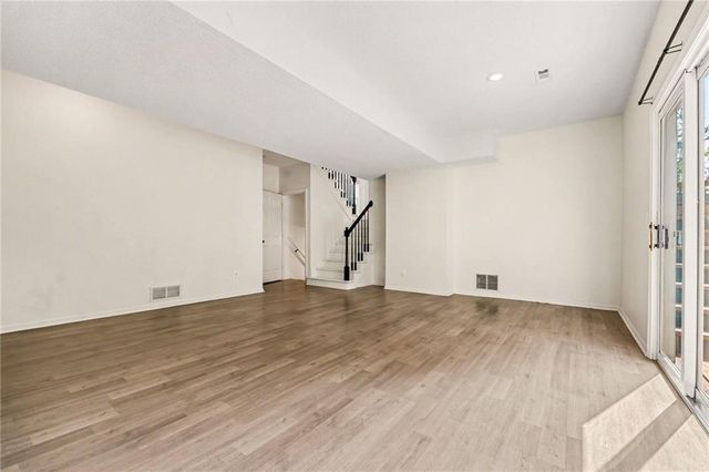 1127 Cardinal Drive, Liberty, MO 64068