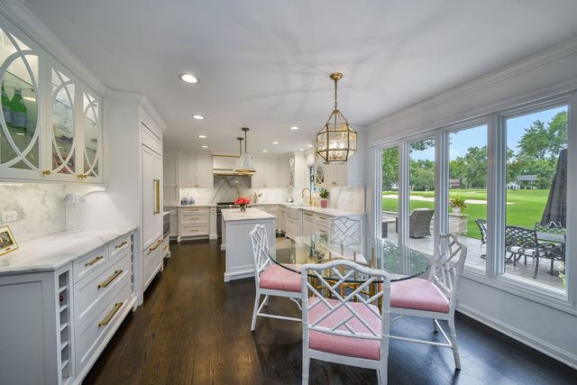 1010 Thunderbird Lane, Naperville, IL 60563