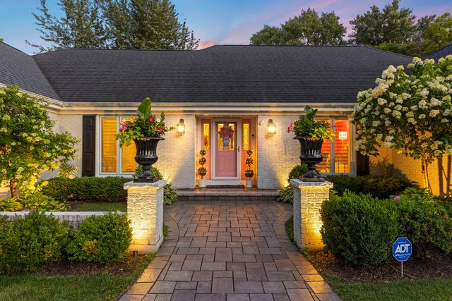 1010 Thunderbird Lane, Naperville, IL 60563