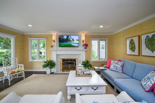 1010 Thunderbird Lane, Naperville, IL 60563