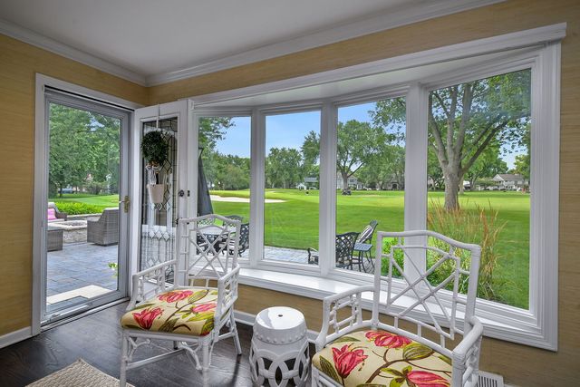 1010 Thunderbird Lane, Naperville, IL 60563